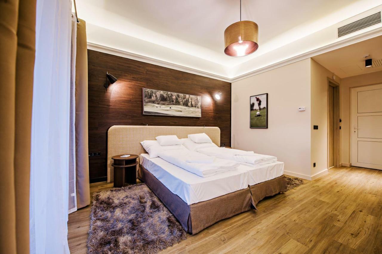 Alcsutdoboz Pannonia Golf & Country Club Bed & Breakfast エクステリア 写真